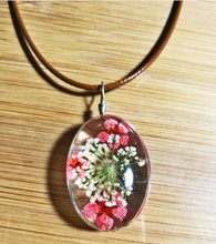 Lade das Bild in den Galerie-Viewer, Dried Eternal Flower Necklaces
