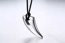 Load image into Gallery viewer, Tribal Horn Pendant Necklace
