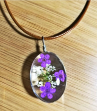 Load image into Gallery viewer, Dried Eternal Flower Necklaces
